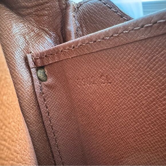 ✅AUTHENTIC✅LOUIS VUITTON CARTOUCHIERE GM - Picture 12 of 14